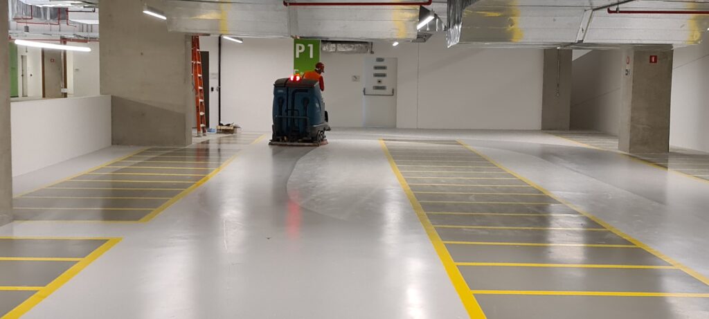 Piso industrial para garagem e estacionamento