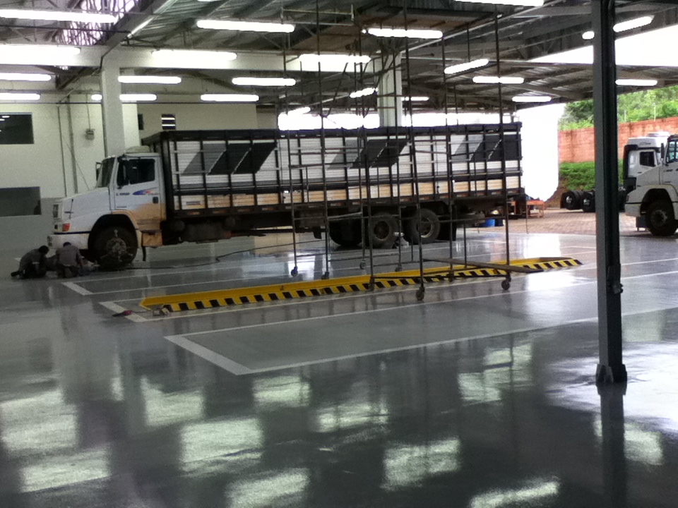 veículos e caminhões