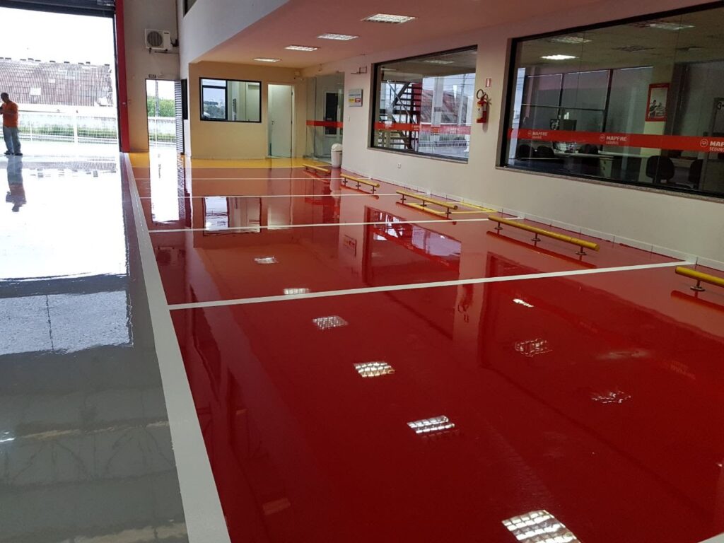 Piso autonivelante PU em concessionárias