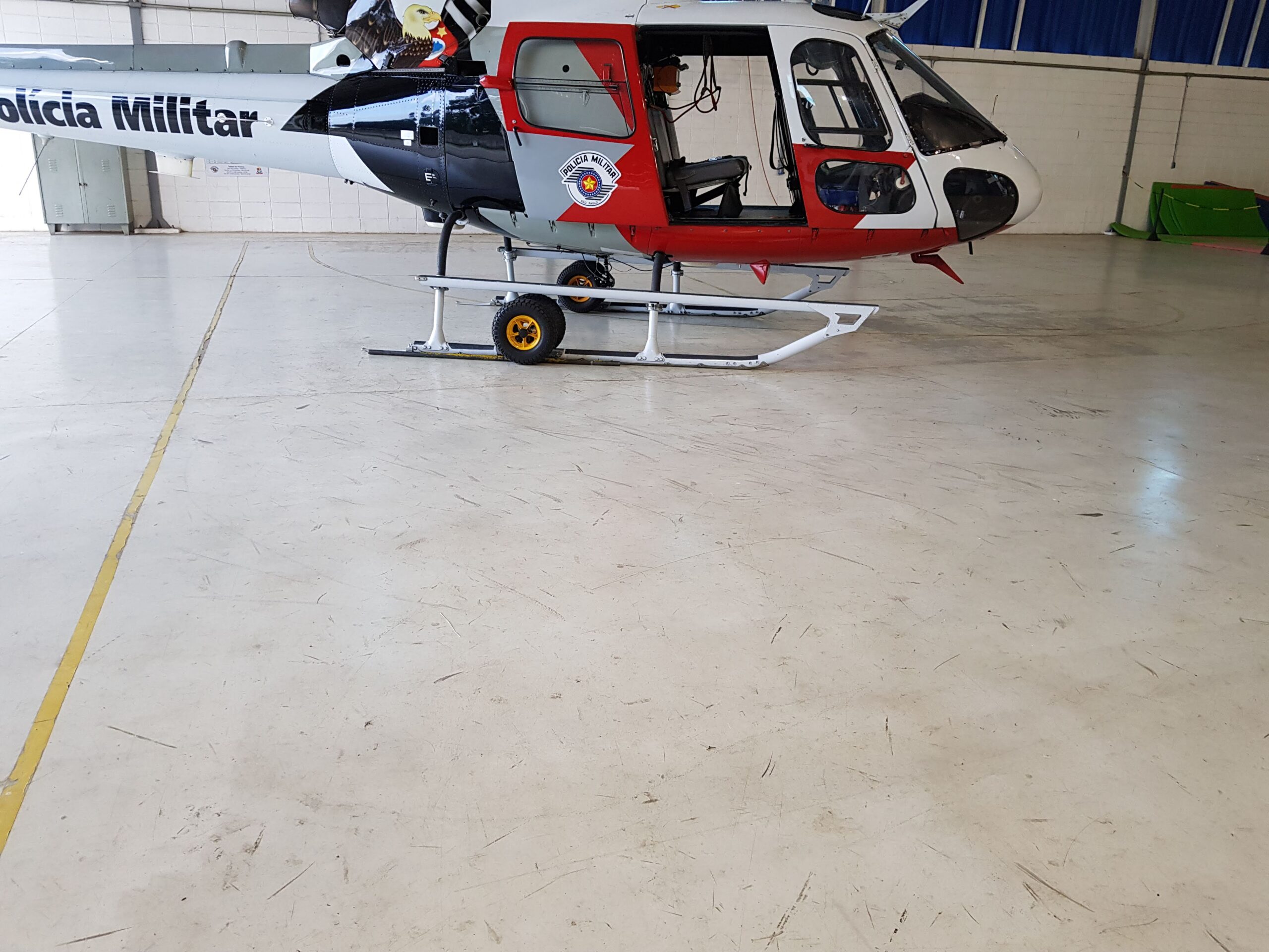 Piso em Aeroportos e Hangares