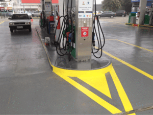 Demarcação em posto de comcustivél