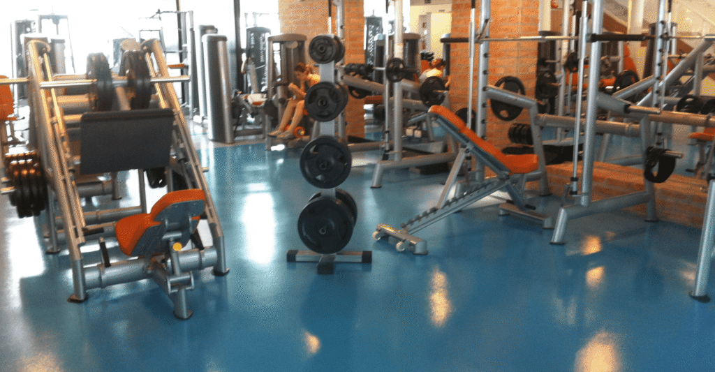 piso epóxi para academia